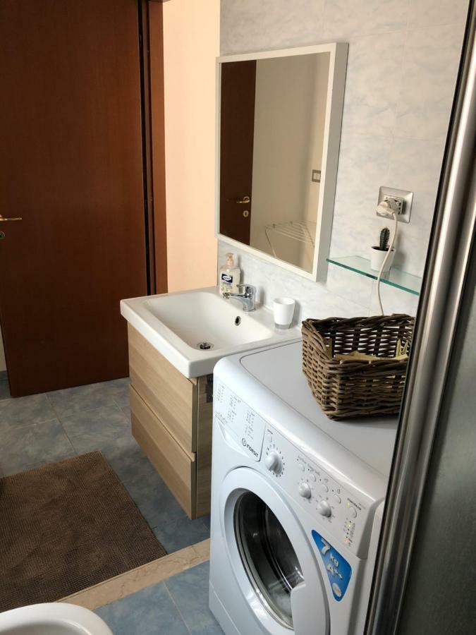 21House - Appartamento 1 Бусто-Арсизио Экстерьер фото